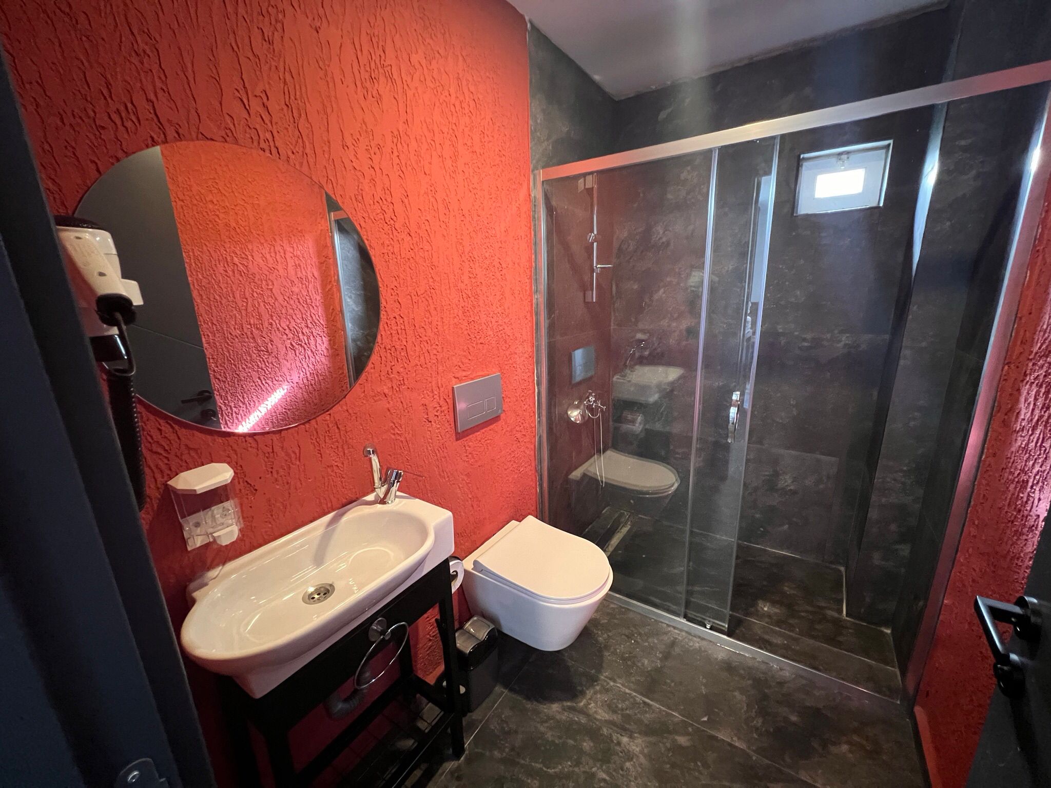 Wolf Of The City Hotel