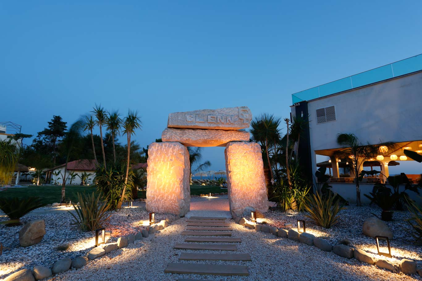 GLENN HOTEL & BEACH